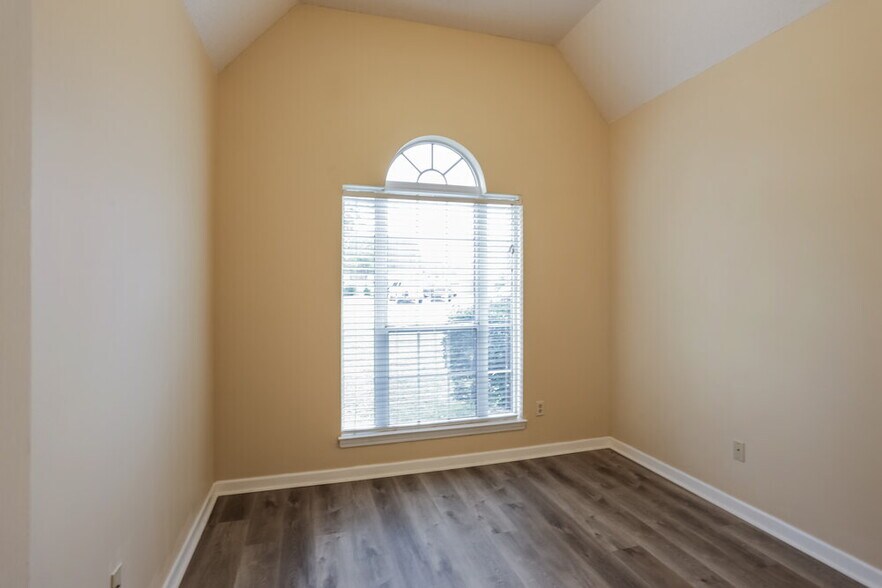 Building Photo - 4088 Carroll Dr