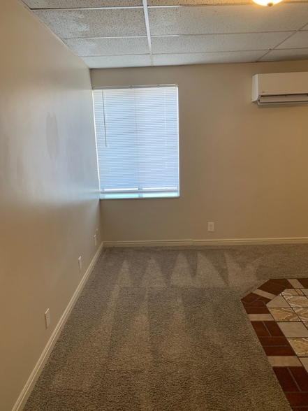 Building Photo - 57 W Vine St