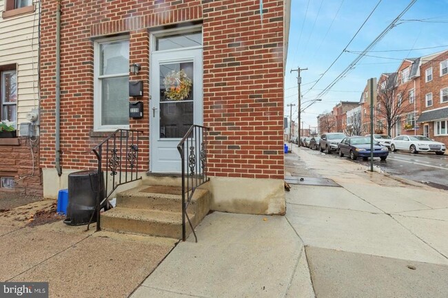 Building Photo - 2220 Almond St