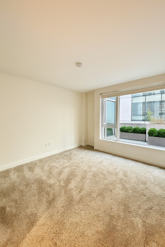 Building Photo - 631 Folsom St