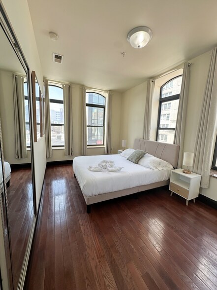 Building Photo - 207 N 11th St