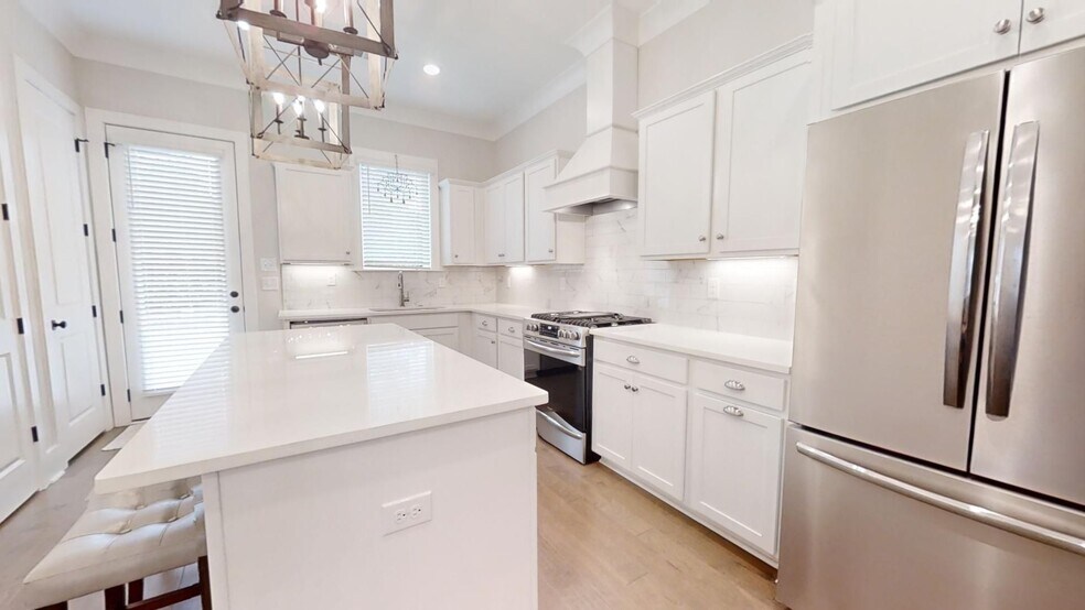 Building Photo - 2106 Moores Mill Rd