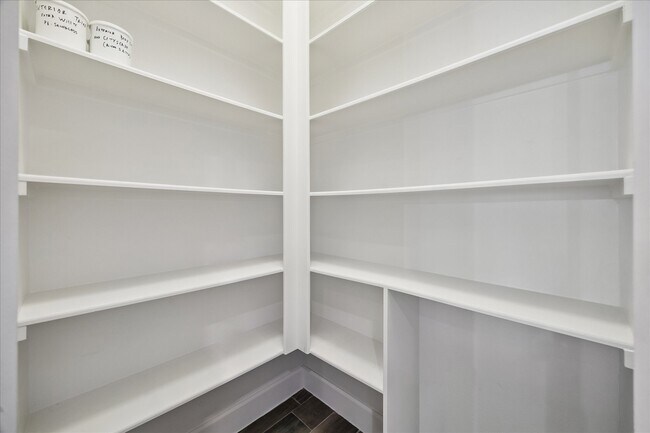 Building Photo - 1725 W 23rd St