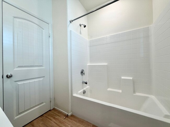 Building Photo - 2 bedroom 2.5 Bathroom Home with a LOFT located in the heart of Menifee!