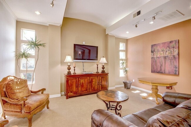 Building Photo - 16013 S Desert Foothills Pkwy