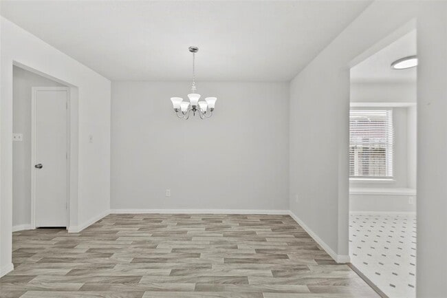 Building Photo - 12803 Rockford Dr