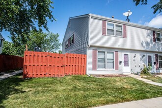 Building Photo - 1799 Jamestown Cir