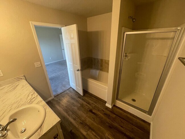 Building Photo - 3 bedroom 2 bath home for rent in Elkins
