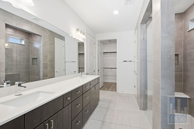 Building Photo - 19312 Fernando Trl