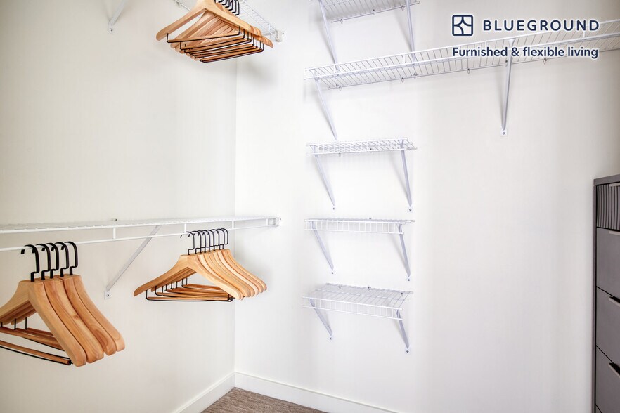 Building Photo - 10349 NE 10th St