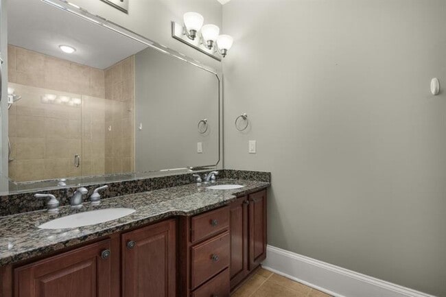 Building Photo - 395 Laurent St NW