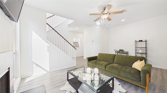 Building Photo - 1211 Jackson Blvd