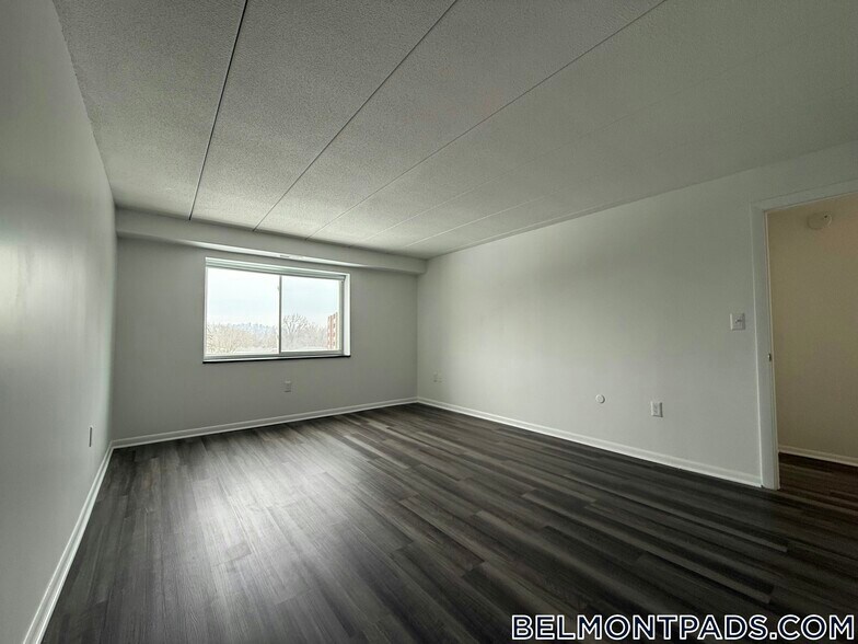 Building Photo - 53 Hill Rd