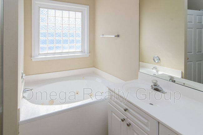 Building Photo - 503 Enclave Cir