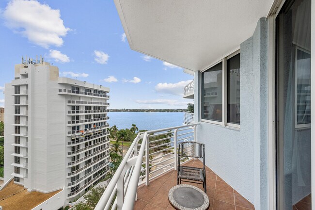 Building Photo - 1551 N Flagler Dr