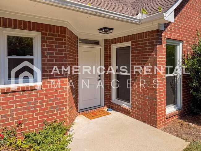 Building Photo - 825 Greystone Highlands Dr