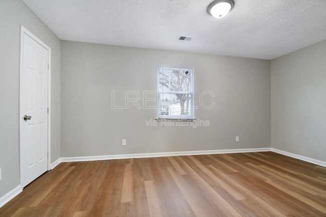 Building Photo - 929 Camden Ave