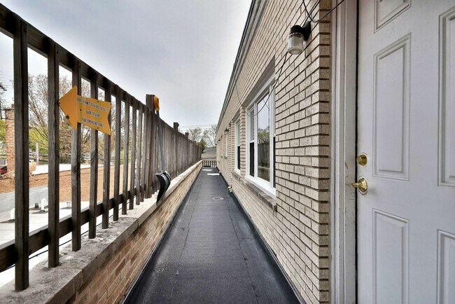 Building Photo - 4100 Oakton St
