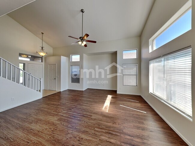 Building Photo - 5361 W Huntington Dr