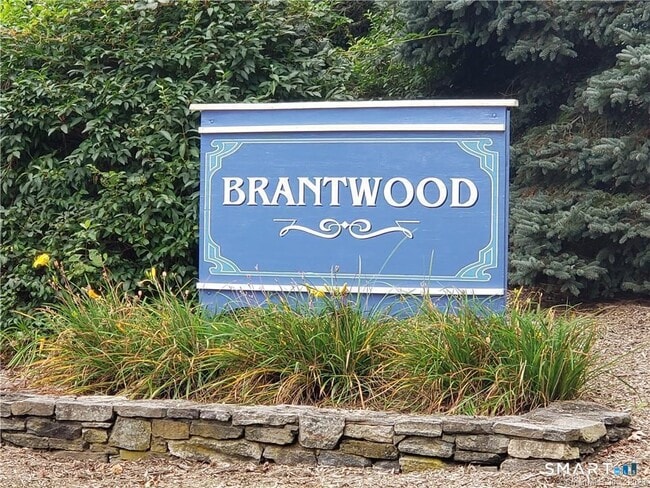 Building Photo - 10 Brantwood Dr