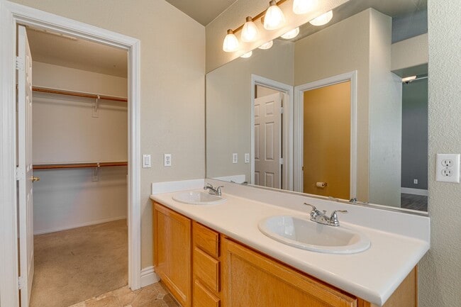 Building Photo - WONDERFUL 3 BEDROOM PLUS DEN 1 STORY HOME. CASITA WITH OWN BATHROOM! GATED COMMUNITY!