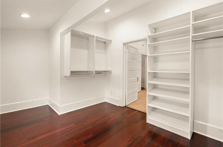 Building Photo - 5815 S Robertson St