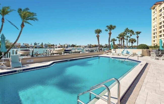 Building Photo - 690 Island Way