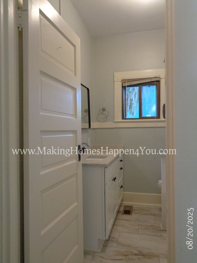 Building Photo - 2160 Trade St SE