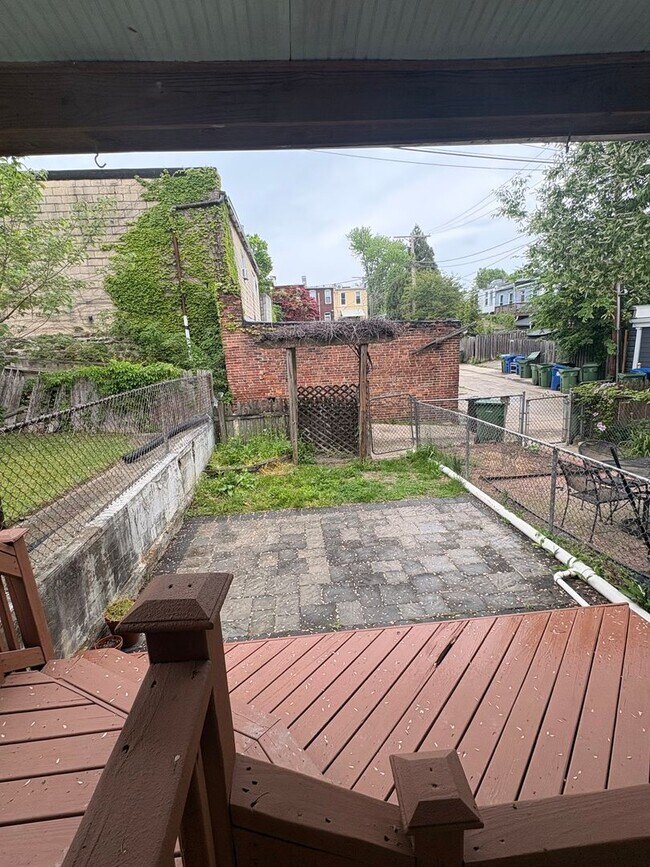 Building Photo - Gorgeous Hampden 2bd/2ba w/ Fin Bsmt, W/D, A/C and more! Available 5/1