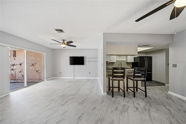 Building Photo - 5428 Larchmont Ct