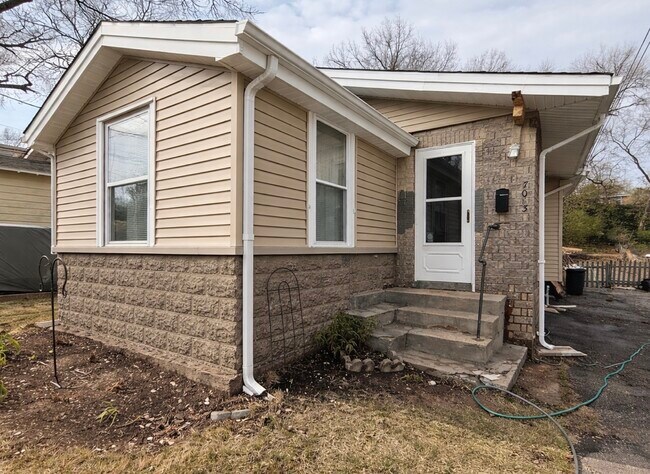 Building Photo - 7063 Mitchell Ave