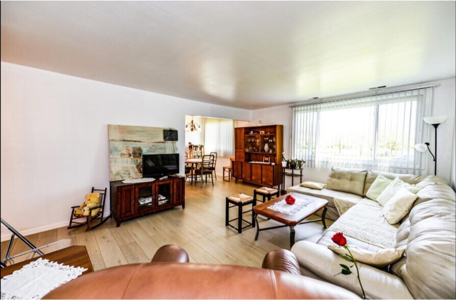 Building Photo - 2600 Brookwood Way Dr