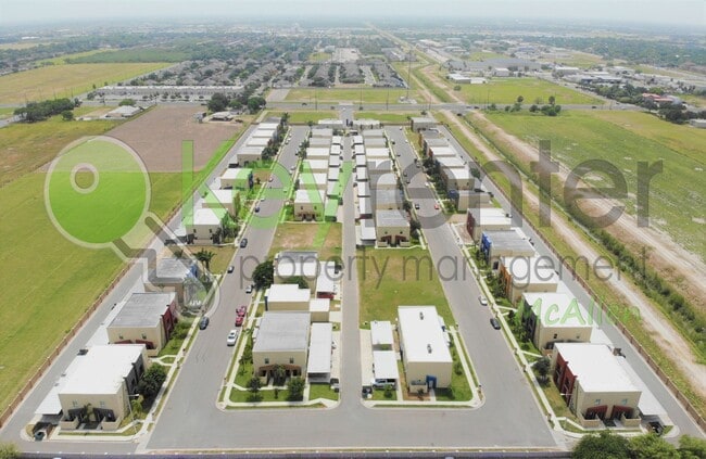 Primary Photo - 2B/2.5B Townhome in gated community now av...