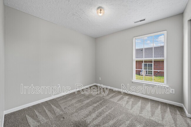Building Photo - 553 Rose Cottage Cir