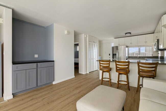 Building Photo - High floor, corner unit at Makiki Towers. Partially furnished, renovated 2-bedroom, 1.5 bathroom ...