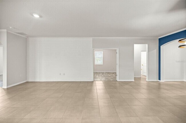Building Photo - 8810 SW 63rd Ave