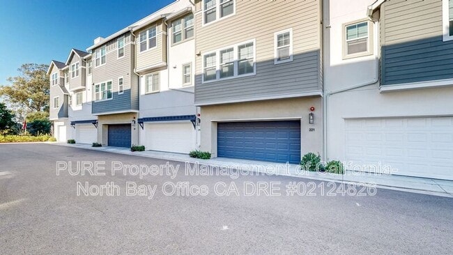 Building Photo - 221 Gambrel Cir