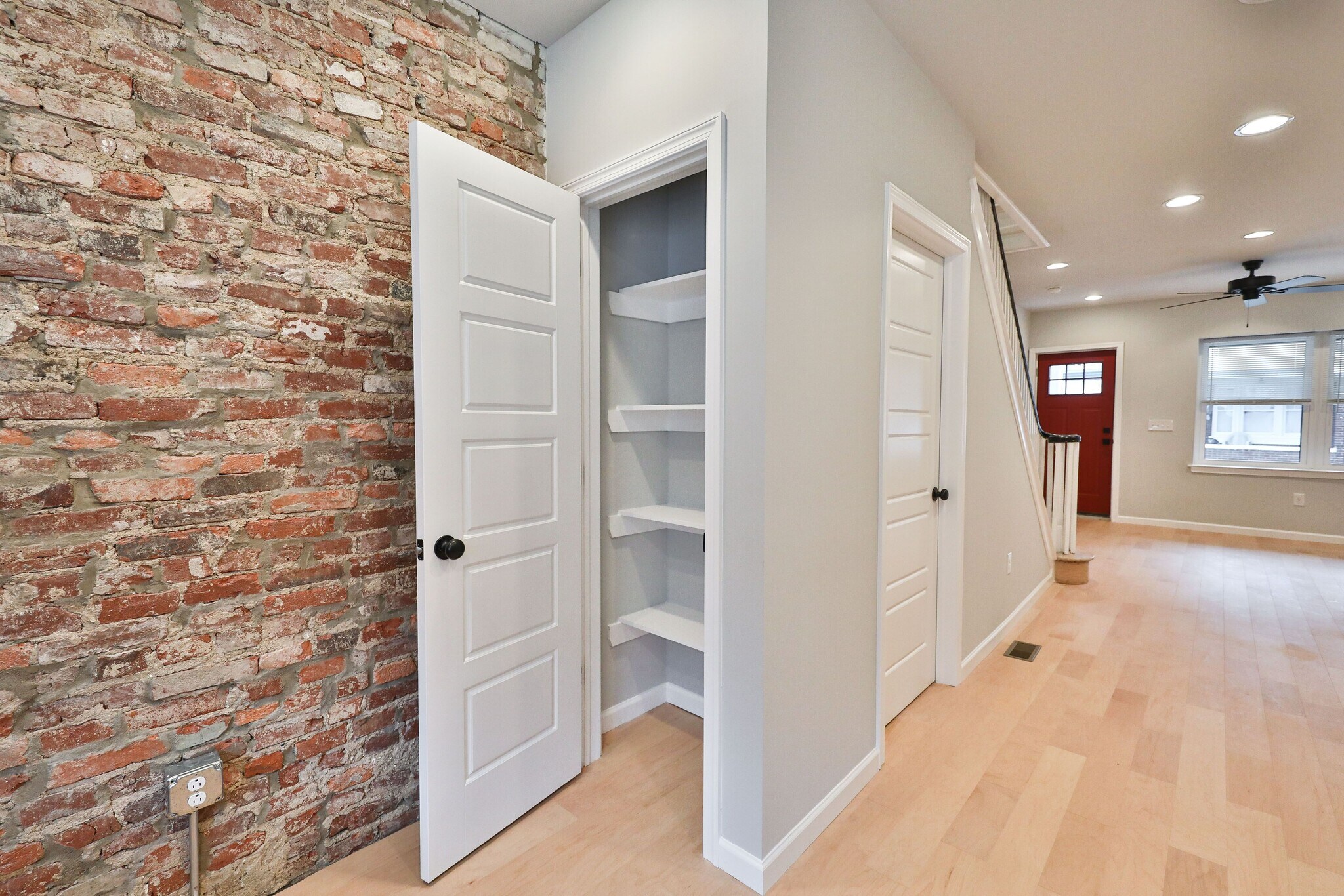 Building Photo - 1538 S Myrtlewood St