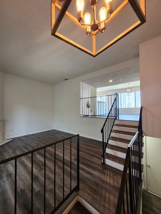 Building Photo - 3-Story Condo in West Covina