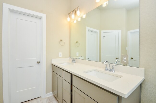 Building Photo - 1555 Rustling Creek Dr