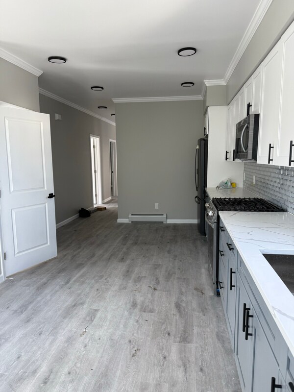 Building Photo - 1033 E 23rd St