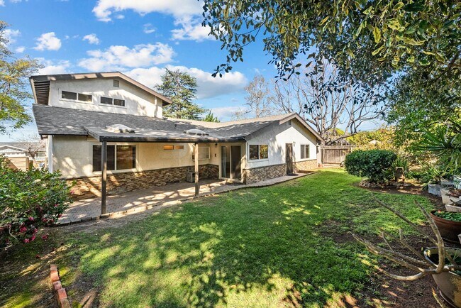Building Photo - Lovely Del Cerro Home w/Solar and A/C