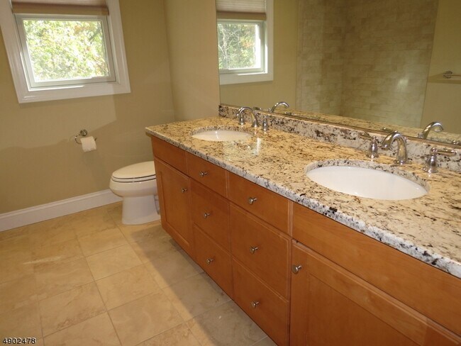 Building Photo - 22 Riverview Dr