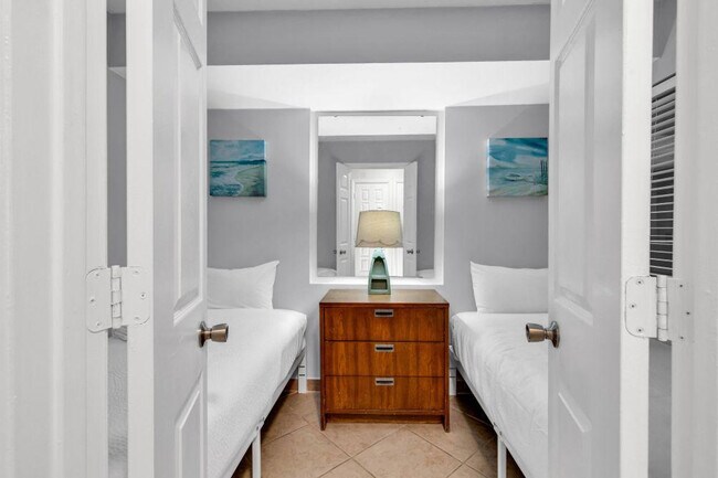 Building Photo - 2500 N Ocean Blvd