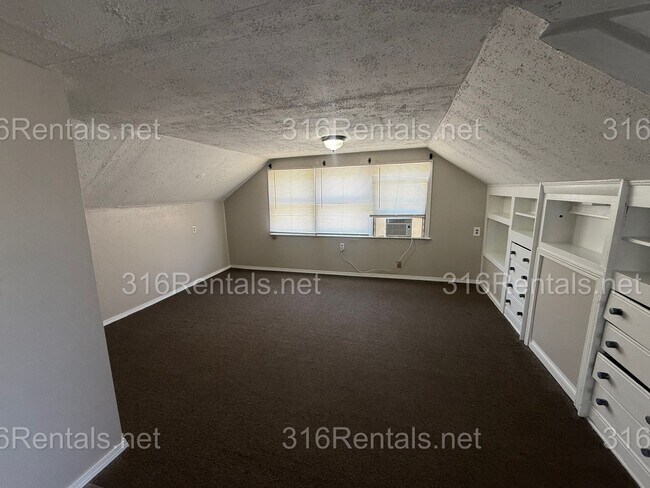 Building Photo - 2919 E Douglas Ave