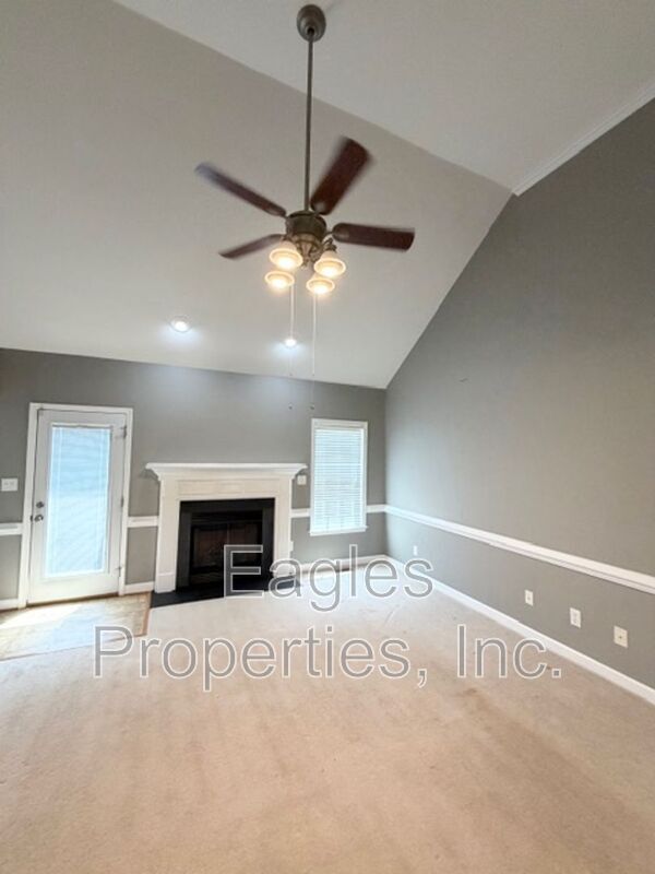 Building Photo - 200 Myrna Dr