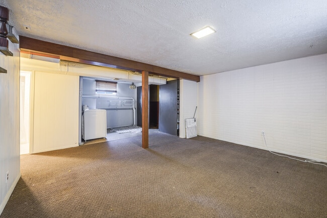 Building Photo - 3000 Meade Ave