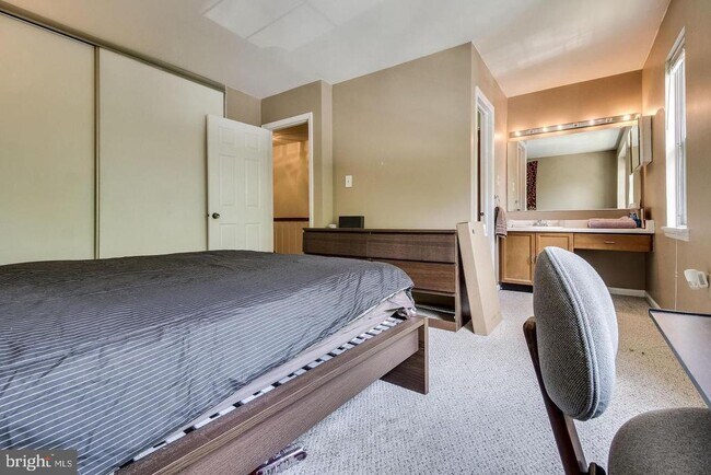 Building Photo - 5730 Evergreen Knoll Ct