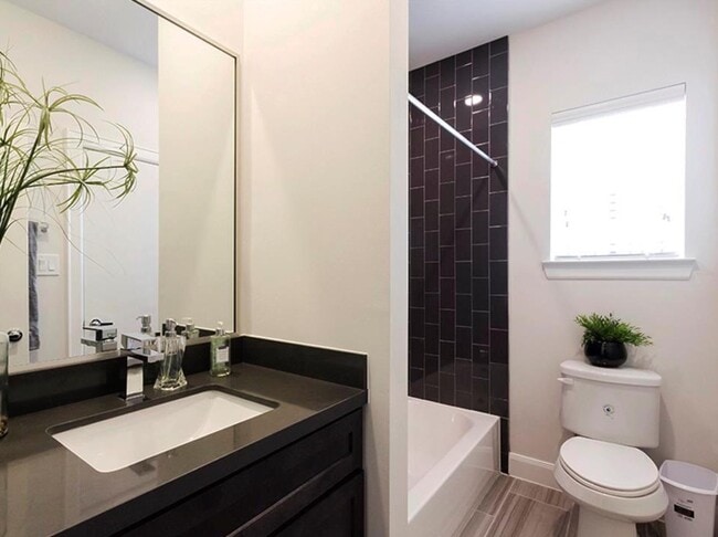 Building Photo - 346 Eado Park Cir