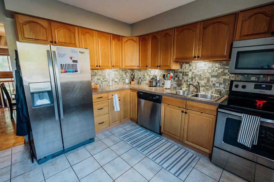 Building Photo - 2042 Louisiana Ave S